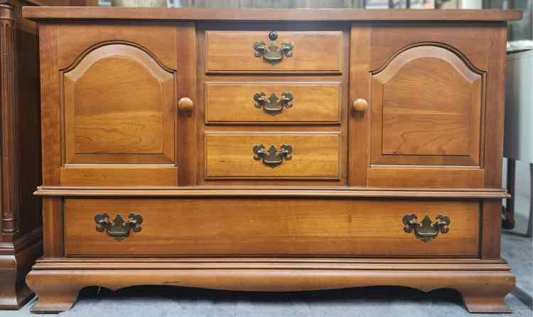 Cedar Lane Trunk