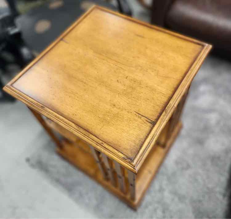 Hekman End Table