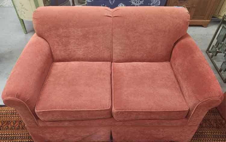 Lancer Orange Loveseat