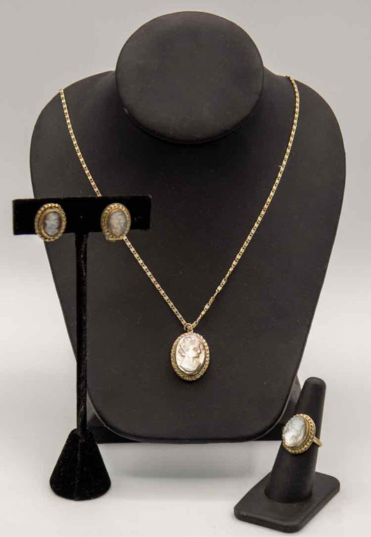 Cameo 3pc.Set /Carved MOP