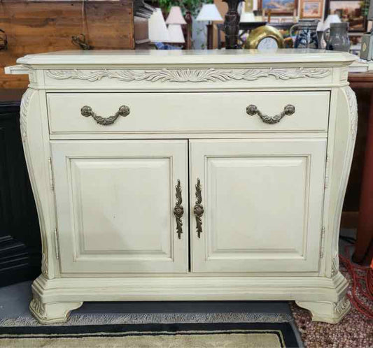 Bob Mackie Server
