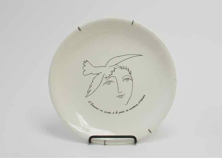 Pablo Picasso Design 'Face of Peace'Signed Dish