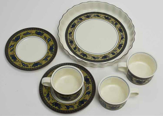 Mikasa Intaglio Tea/Quiche Set