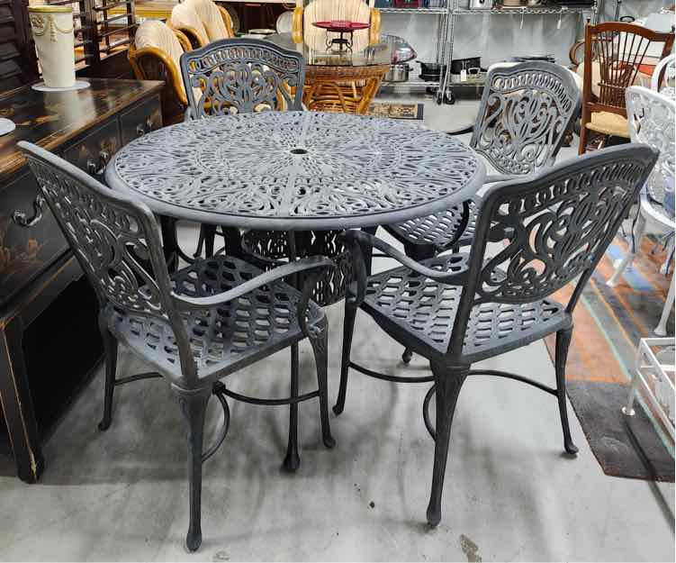 Cast Aluminum Outdoor Dining Set